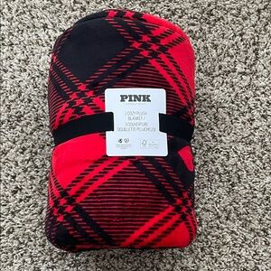 Victoria’s Secret PINK Cozy Plush Blanket 50 in x 60 in